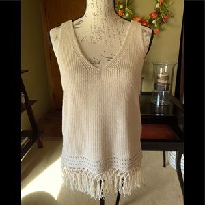 EUC Lilly Pulitzer V-neck Dulce Tank sweater-fringe-Heather Sand Dune Metal
